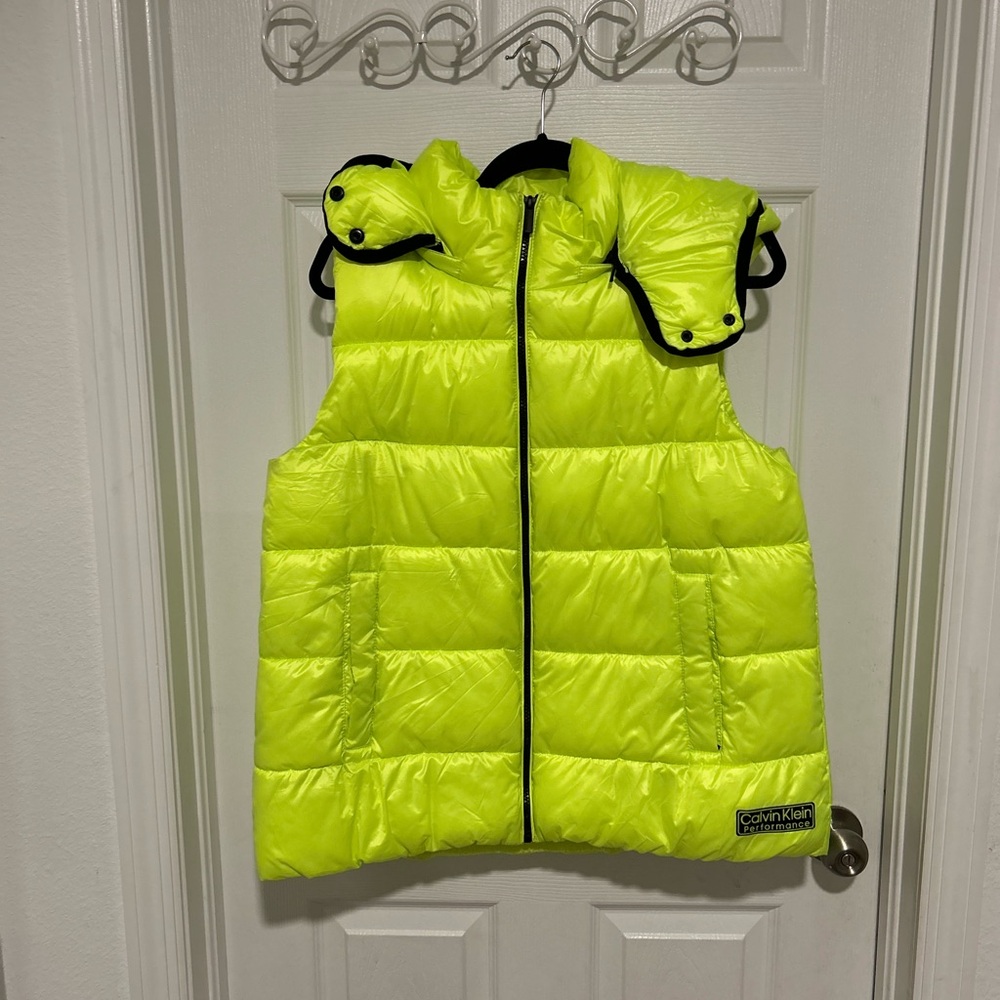 Calvin Klein Petformance Neon Yellow Women’s 
Puffer Vest with a Hood

Size L